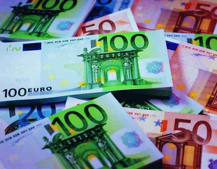 Investments - AsiaImageBank ></a>
<script language=JavaScript> 
  var txt = 