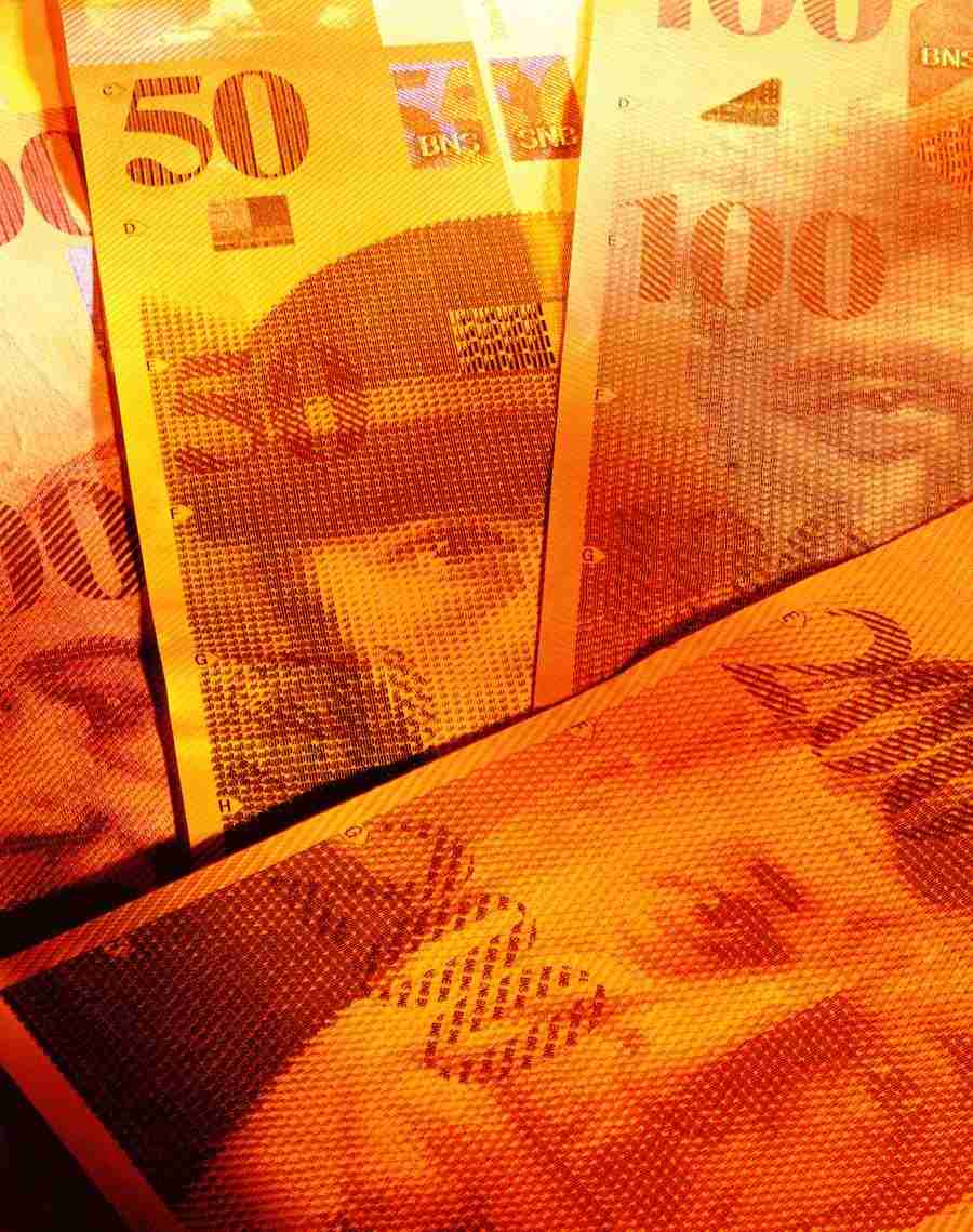 Money and Gold - AsiaImageBank ></a>
<script language=JavaScript> 
  var txt = 