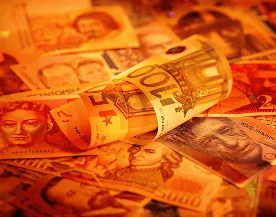 Money and Gold - AsiaImageBank ></a>
<script language=JavaScript> 
  var txt = 