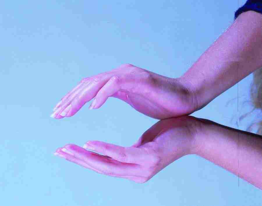 Anatomy Ice and Illusions - BackArts ></a>
<script language=JavaScript> 
  var txt = 
