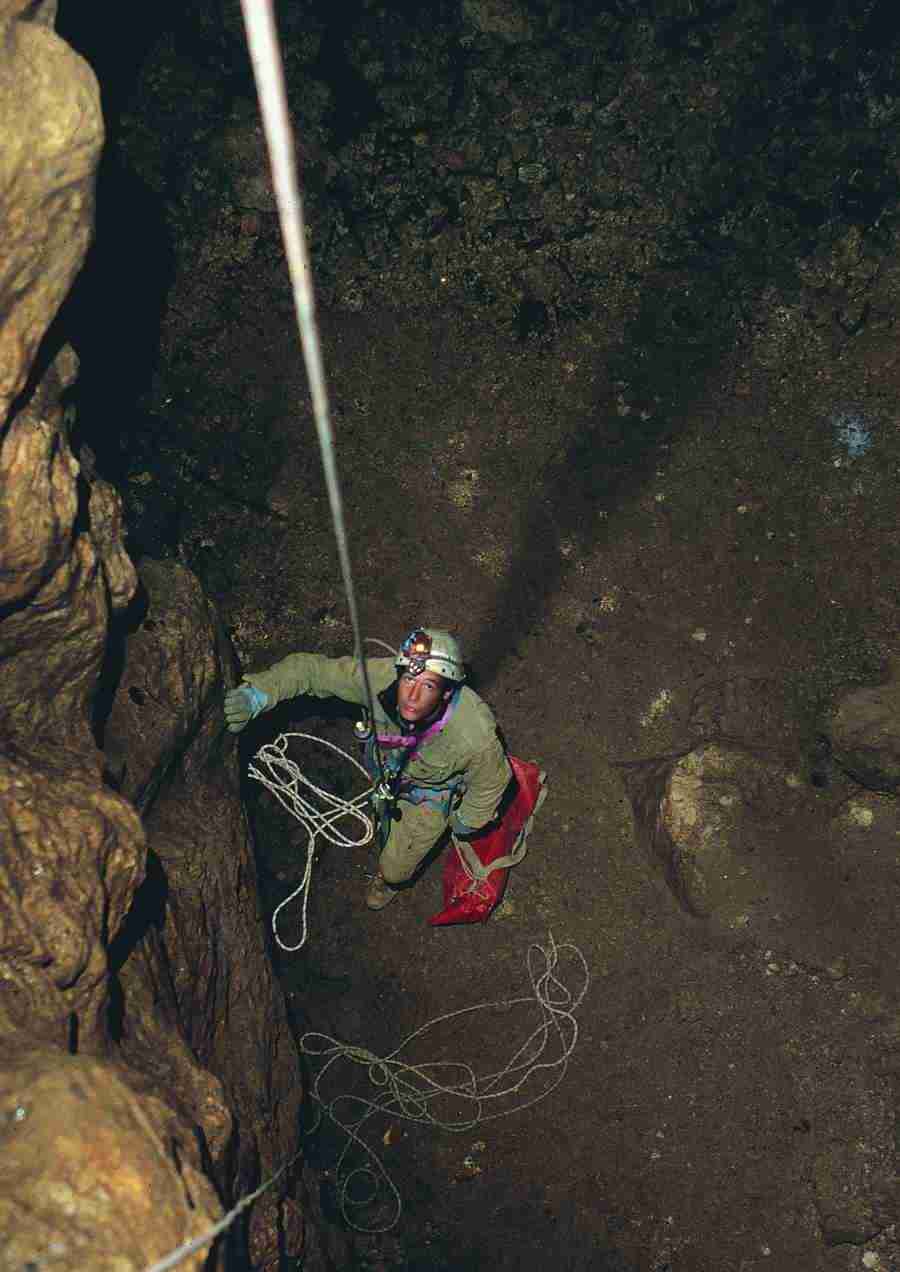 Caves - BackArts ></a>
<script language=JavaScript> 
  var txt = 