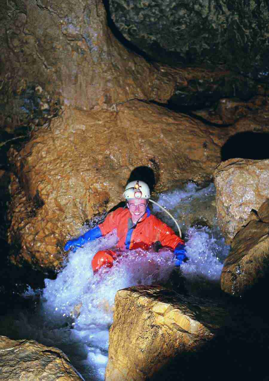 Caves - BackArts ></a>
<script language=JavaScript> 
  var txt = 