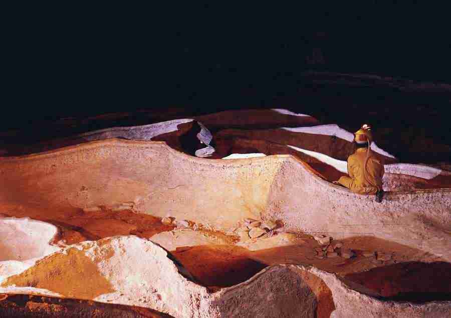 Caves - BackArts ></a>
<script language=JavaScript> 
  var txt = 