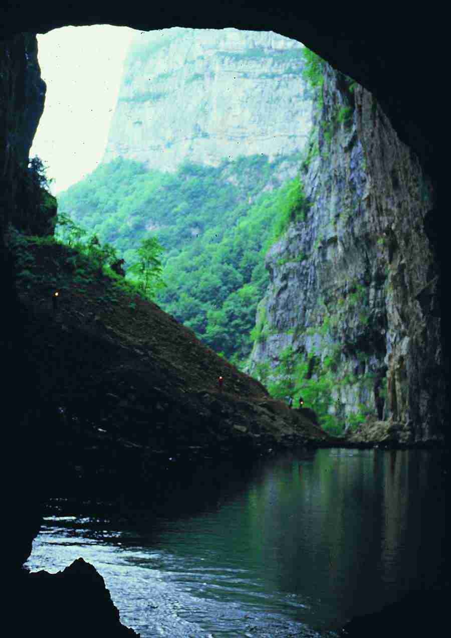 Caves - BackArts ></a>
<script language=JavaScript> 
  var txt = 