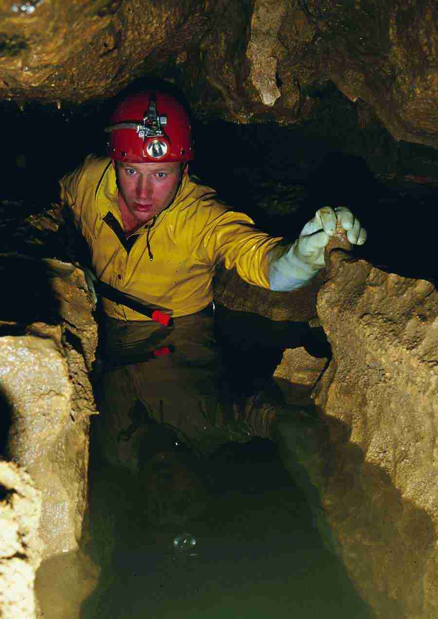 Caves - BackArts ></a>
<script language=JavaScript> 
  var txt = 
