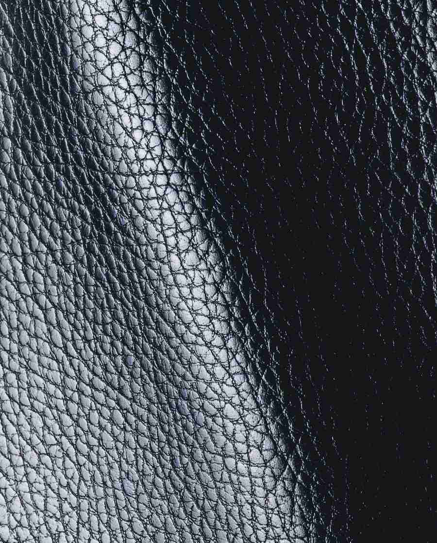 Glass, Water and Fabrics - BackArts ></a>
<script language=JavaScript> 
  var txt = 