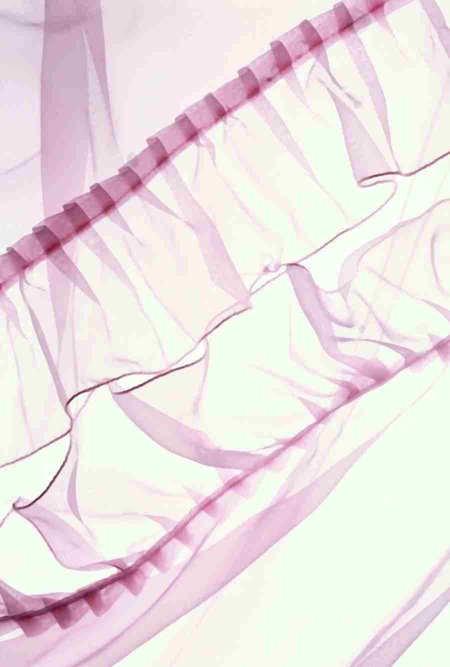 Glass, Water and Fabrics - BackArts ></a>
<script language=JavaScript> 
  var txt = 