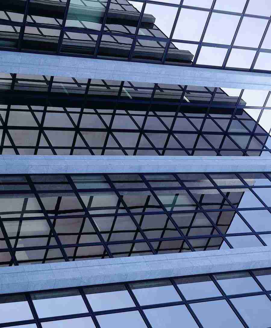 Glass, Water and Fabrics - BackArts ></a>
<script language=JavaScript> 
  var txt = 