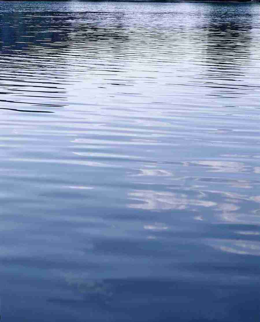 Glass, Water and Fabrics - BackArts ></a>
<script language=JavaScript> 
  var txt = 