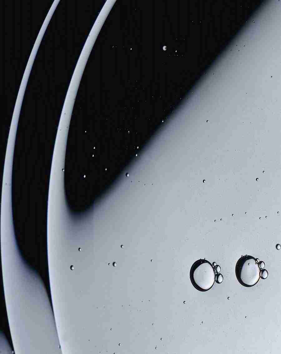 Glass, Water and Fabrics - BackArts ></a>
<script language=JavaScript> 
  var txt = 