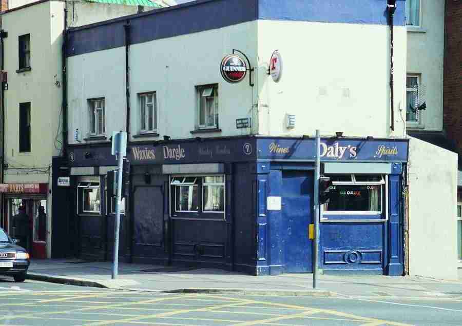 Ireland - BackArts ></a>
<script language=JavaScript> 
  var txt = 