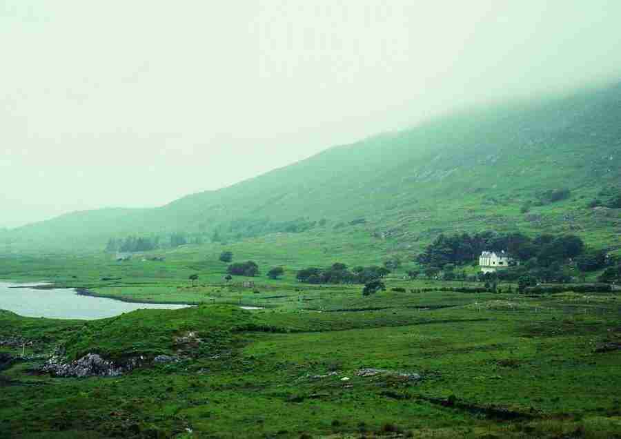 Ireland - BackArts ></a>
<script language=JavaScript> 
  var txt = 