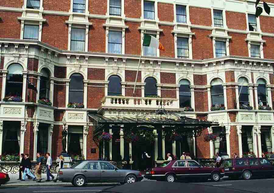 Ireland - BackArts ></a>
<script language=JavaScript> 
  var txt = 