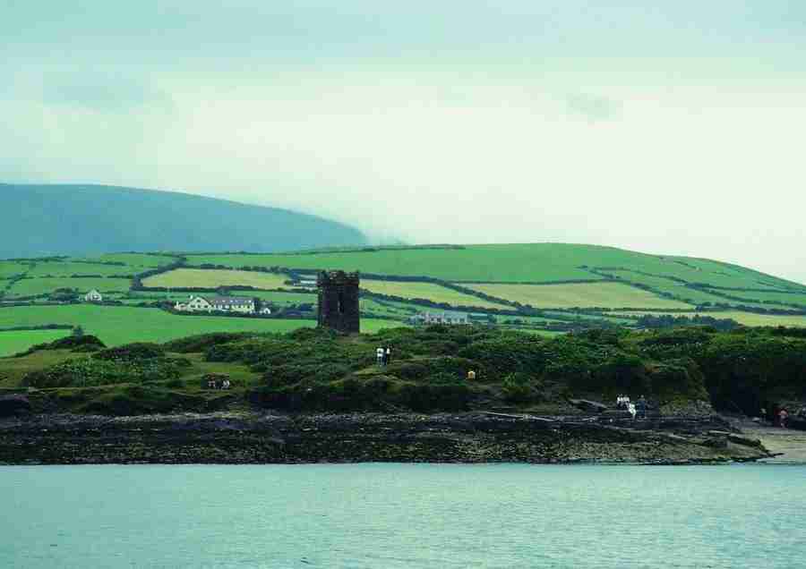 Ireland - BackArts ></a>
<script language=JavaScript> 
  var txt = 