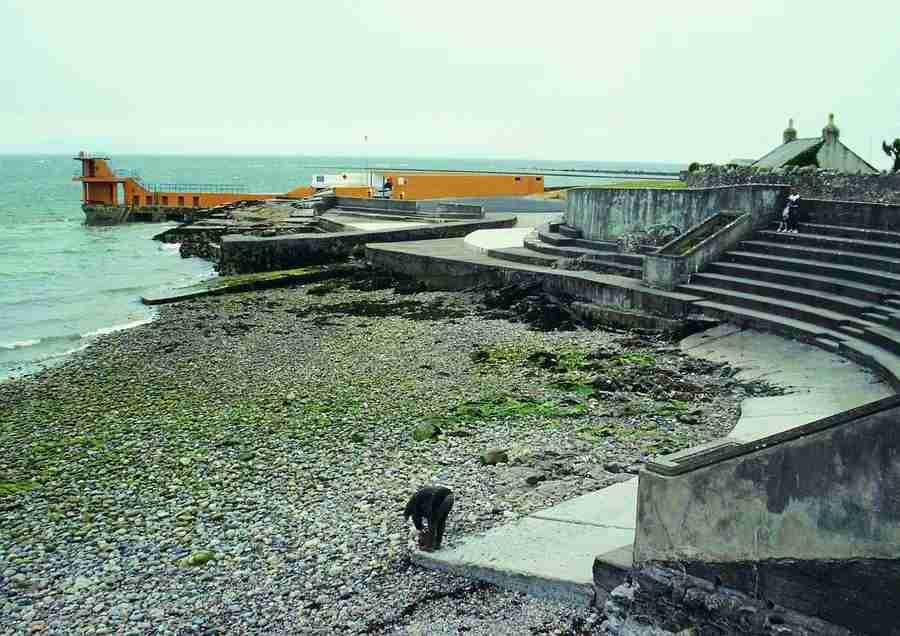 Ireland - BackArts ></a>
<script language=JavaScript> 
  var txt = 