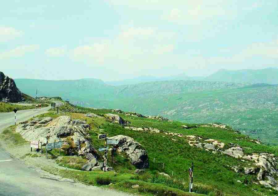 Ireland - BackArts ></a>
<script language=JavaScript> 
  var txt = 