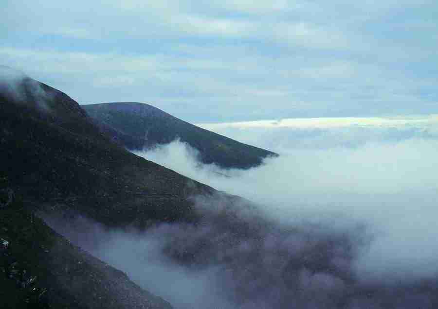 Ireland - BackArts ></a>
<script language=JavaScript> 
  var txt = 