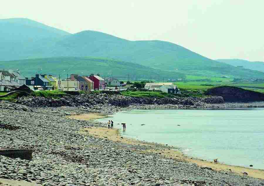 Ireland - BackArts ></a>
<script language=JavaScript> 
  var txt = 