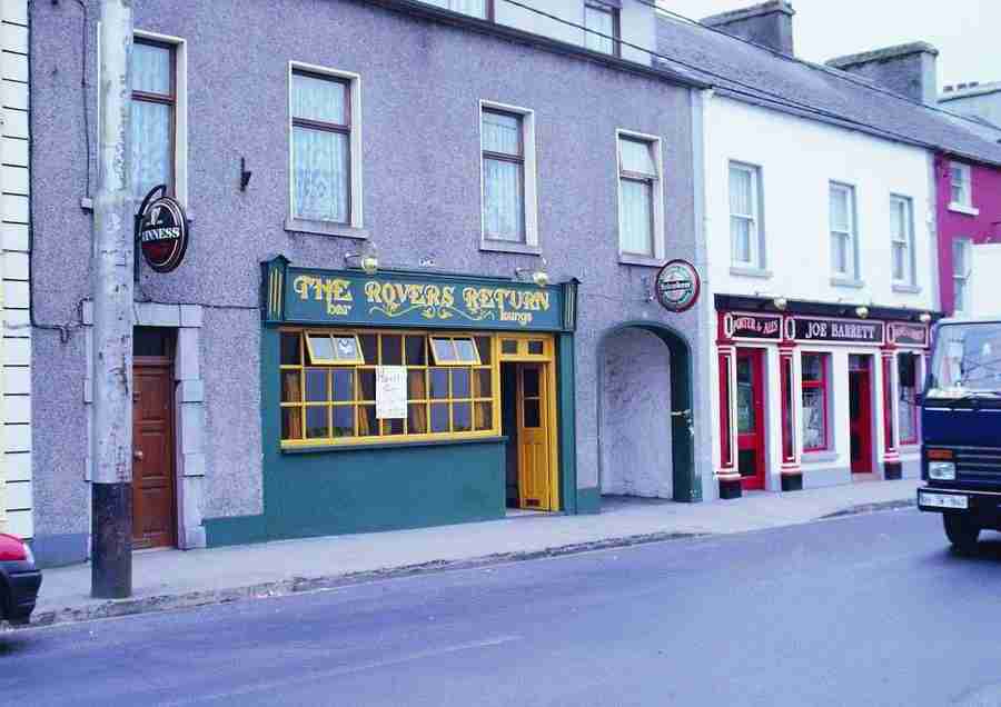 Ireland - BackArts ></a>
<script language=JavaScript> 
  var txt = 