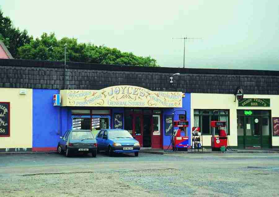 Ireland - BackArts ></a>
<script language=JavaScript> 
  var txt = 