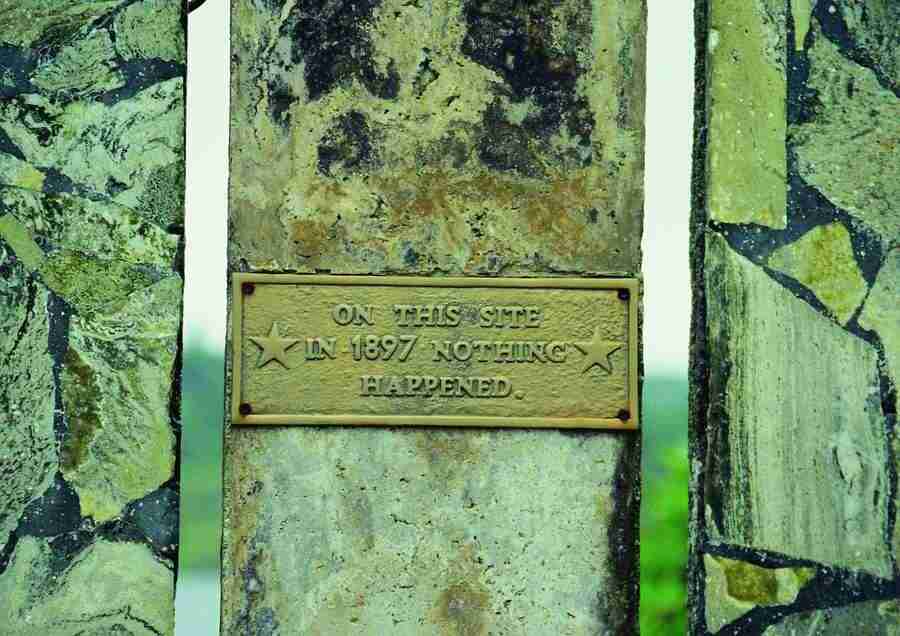 Ireland - BackArts ></a>
<script language=JavaScript> 
  var txt = 