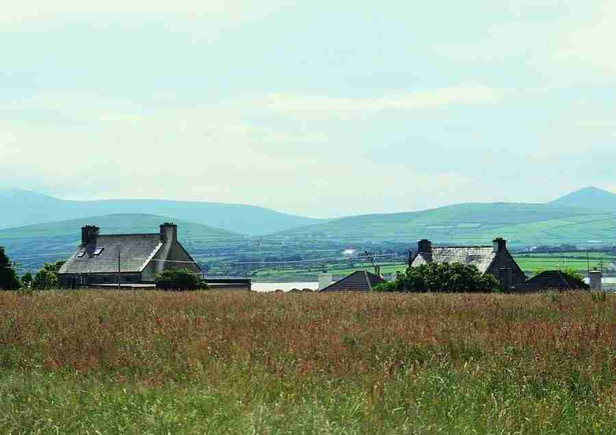 Ireland - BackArts ></a>
<script language=JavaScript> 
  var txt = 