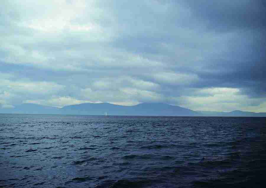 Ireland - BackArts ></a>
<script language=JavaScript> 
  var txt = 