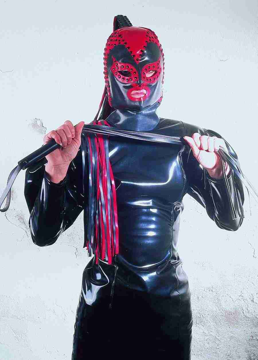 Lacquer and Leather - BackArts ></a>
<script language=JavaScript> 
  var txt = 