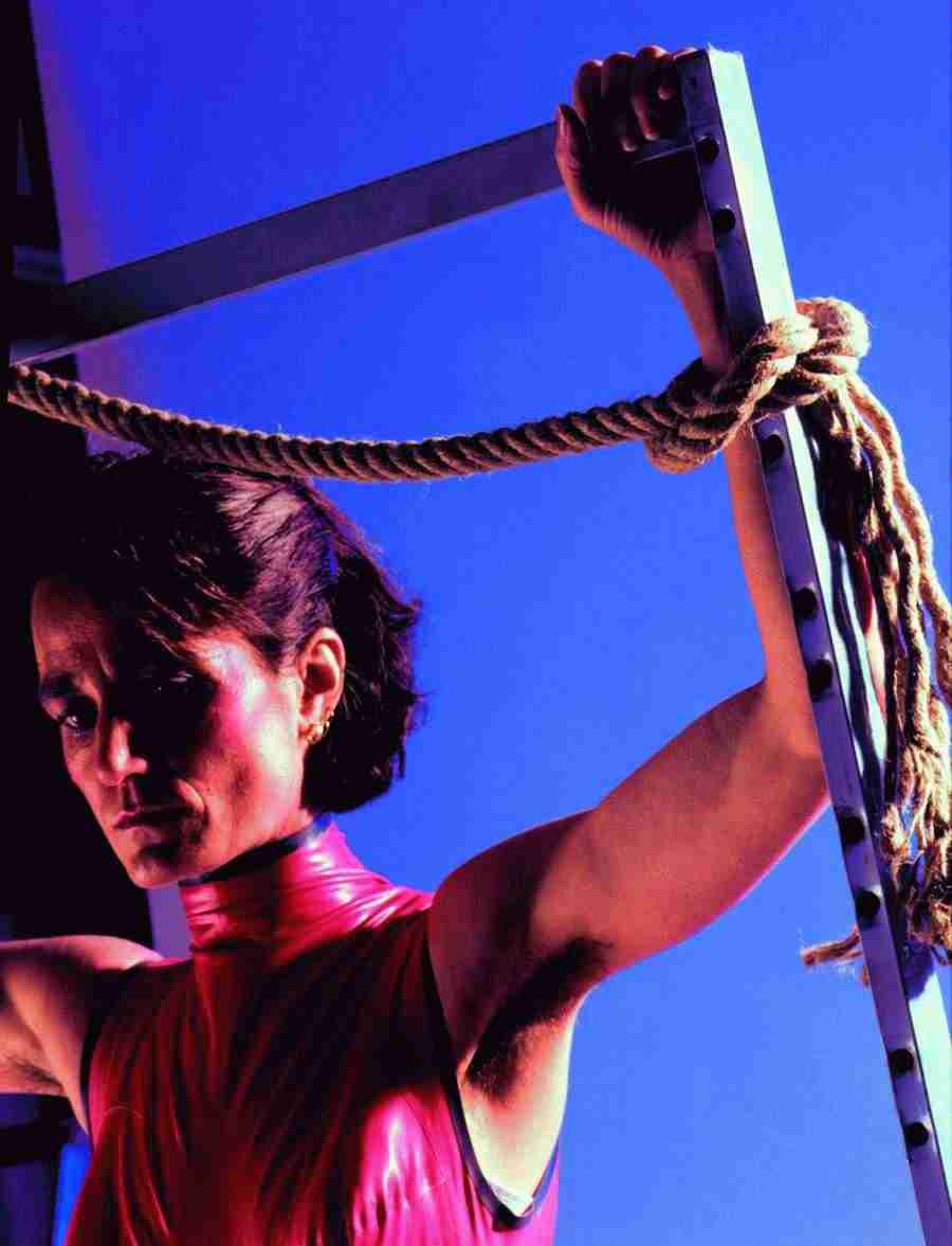 Lacquer and Leather - BackArts ></a>
<script language=JavaScript> 
  var txt = 