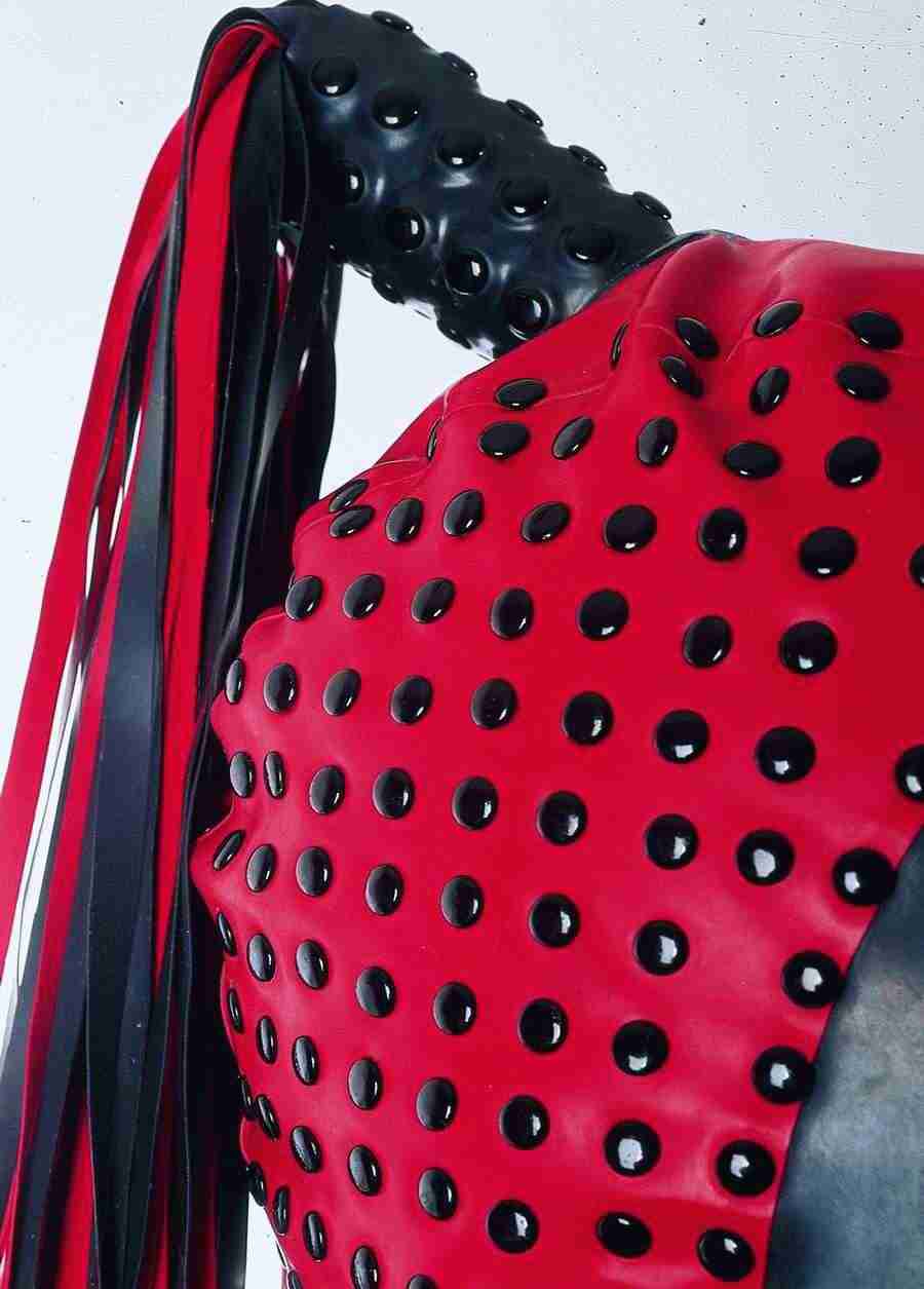 Lacquer and Leather - BackArts ></a>
<script language=JavaScript> 
  var txt = 