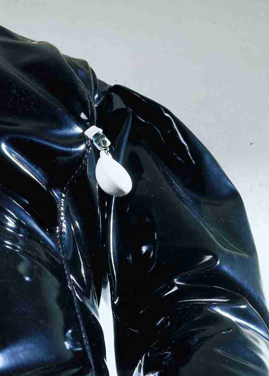 Lacquer and Leather - BackArts ></a>
<script language=JavaScript> 
  var txt = 