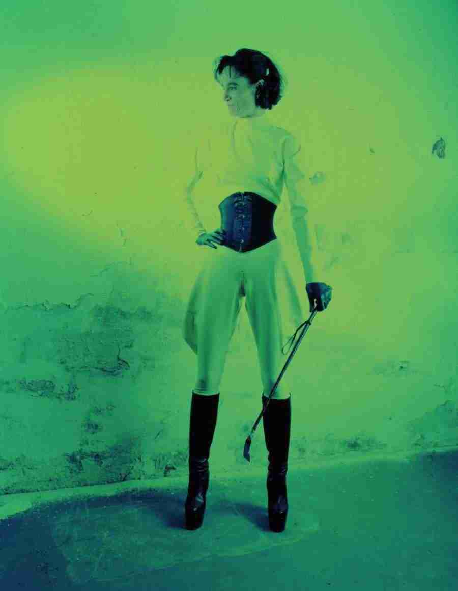 Lacquer and Leather - BackArts ></a>
<script language=JavaScript> 
  var txt = 