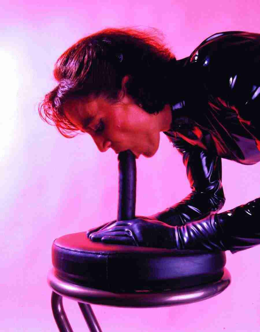 Lacquer and Leather - BackArts ></a>
<script language=JavaScript> 
  var txt = 