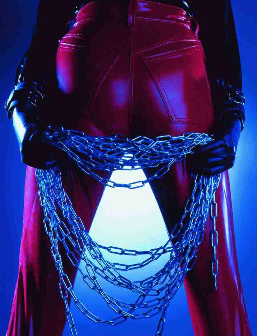 Lacquer and Leather - BackArts ></a>
<script language=JavaScript> 
  var txt = 