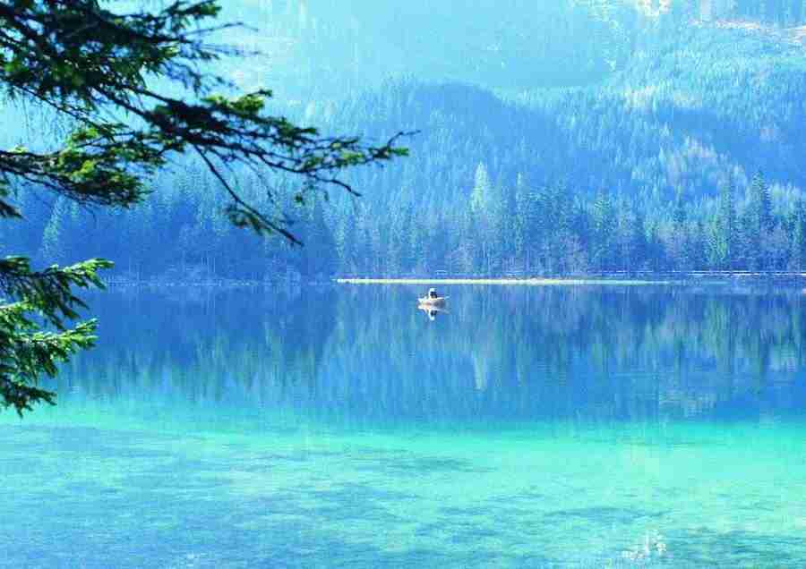 Mountains - BackArts ></a>
<script language=JavaScript> 
  var txt = 