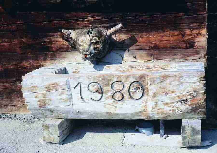 Mountains - BackArts ></a>
<script language=JavaScript> 
  var txt = 