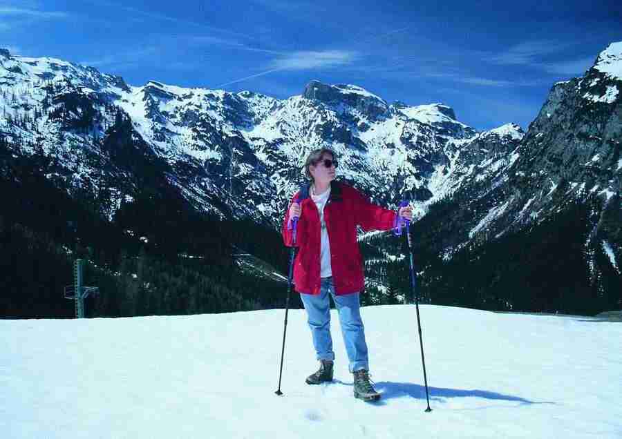 Mountains - BackArts ></a>
<script language=JavaScript> 
  var txt = 