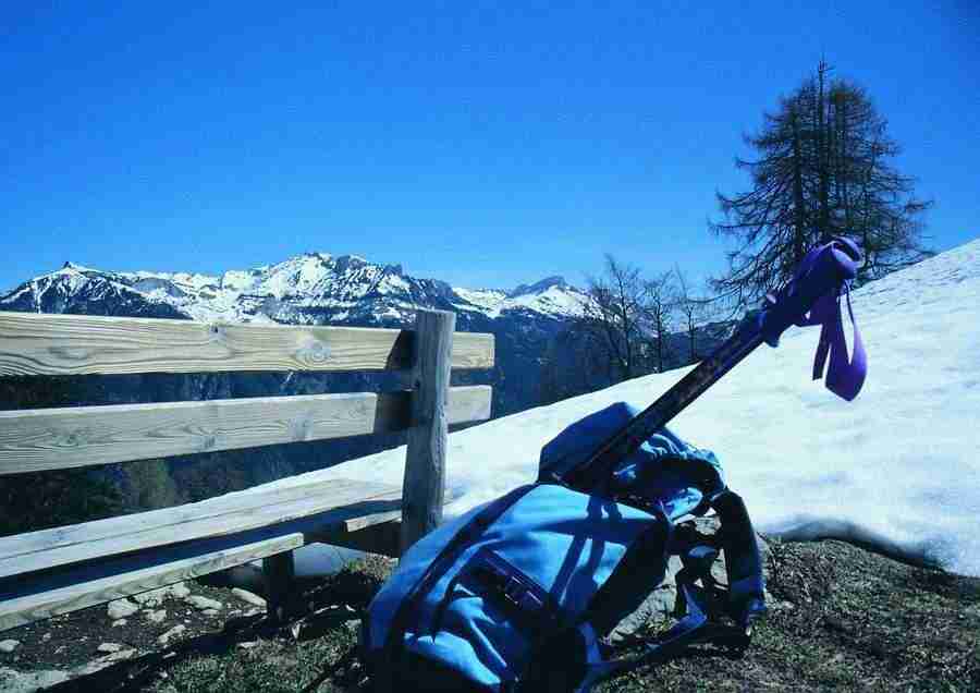 Mountains - BackArts ></a>
<script language=JavaScript> 
  var txt = 