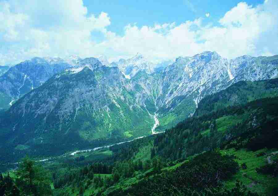 Mountains - BackArts ></a>
<script language=JavaScript> 
  var txt = 