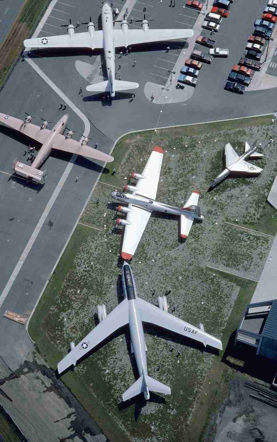 Aerials - Brand X Pictures ></a>
<script language=JavaScript> 
  var txt = 