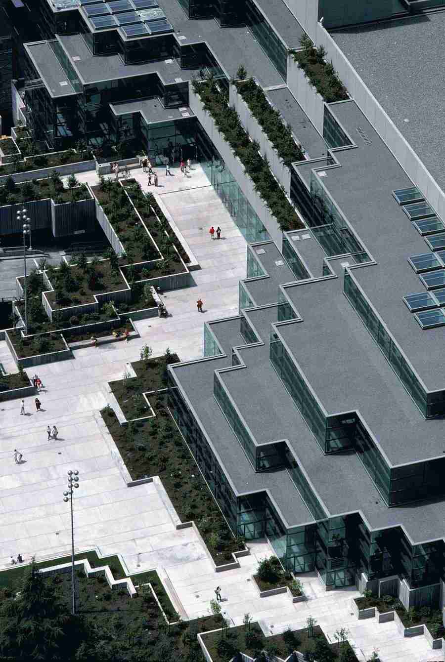 Aerials - Brand X Pictures ></a>
<script language=JavaScript> 
  var txt = 