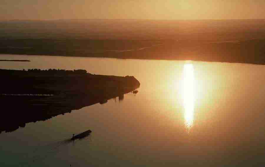 Aerials - Brand X Pictures ></a>
<script language=JavaScript> 
  var txt = 