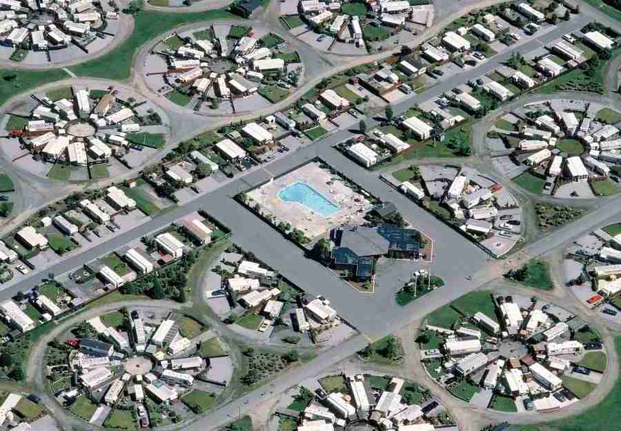Aerials - Brand X Pictures ></a>
<script language=JavaScript> 
  var txt = 