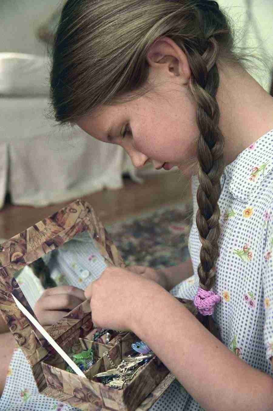 Cool Kids 3-9 - Brand X Pictures ></a>
<script language=JavaScript> 
  var txt = 