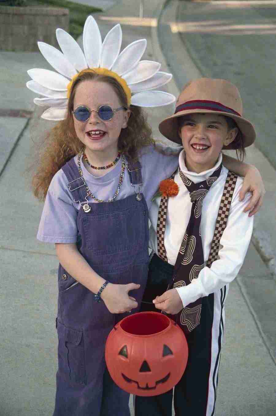 Cool Kids 3-9 - Brand X Pictures ></a>
<script language=JavaScript> 
  var txt = 
