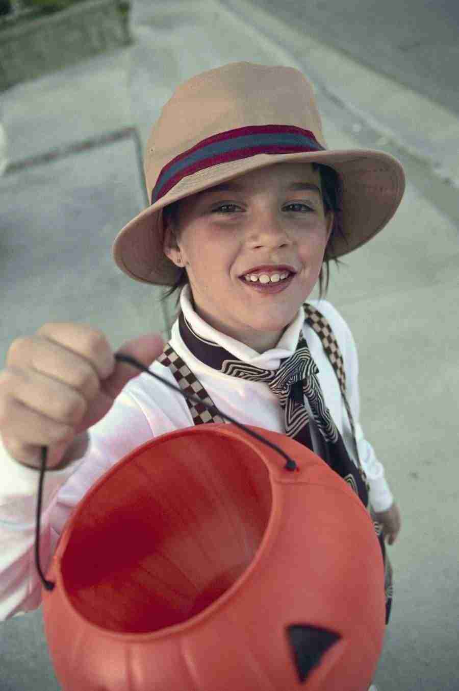 Cool Kids 3-9 - Brand X Pictures ></a>
<script language=JavaScript> 
  var txt = 