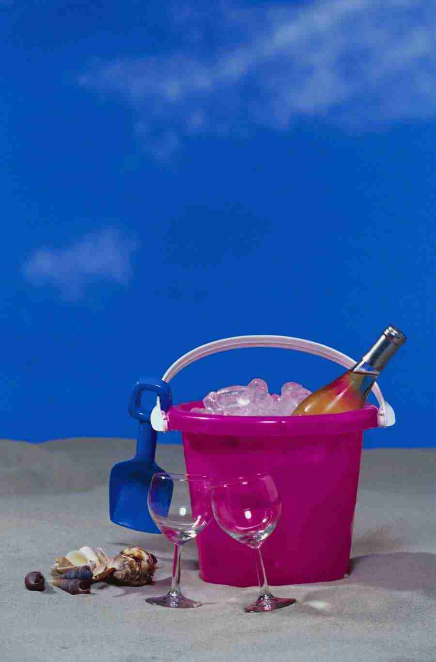 Summer Fun - Brand X Pictures ></a>
<script language=JavaScript> 
  var txt = 