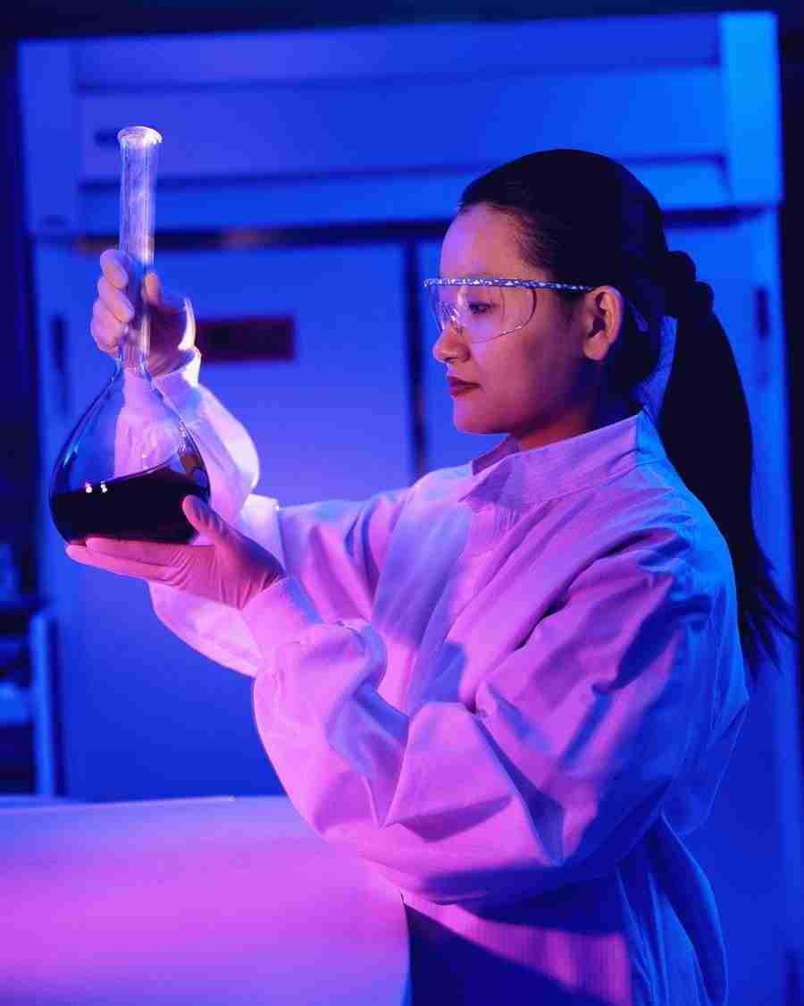 Doctors and Medicine - Corbis ></a>
<script language=JavaScript> 
  var txt = 