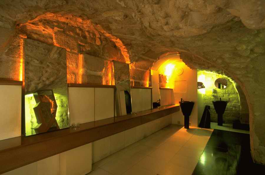 Interior 1 - Corbis Online ></a>
<script language=JavaScript> 
  var txt = 
