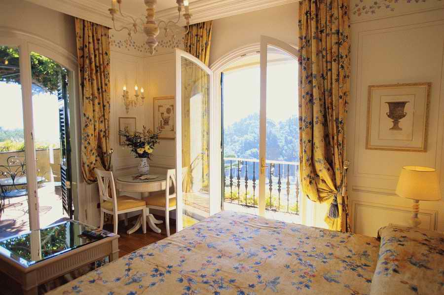 Interior 1 - Corbis Online ></a>
<script language=JavaScript> 
  var txt = 